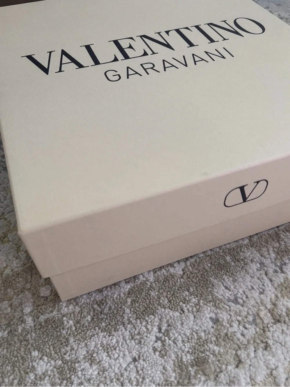 Authentic Valentino Garavani Empty Shoe Box Cream Beige Tissue & Card 13x12x4.5”